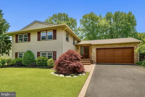 223 ST DAVID DR, Mount Laurel, NJ 08054