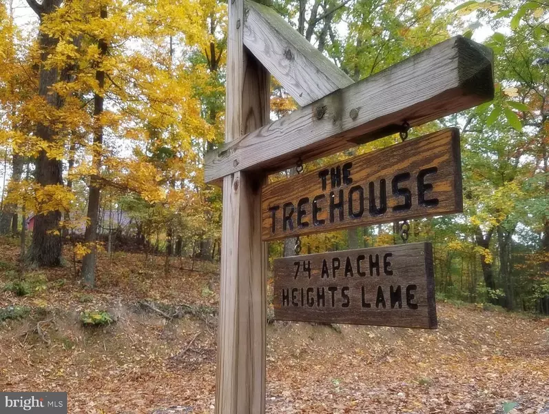 74 APACHE HEIGHTS LN, Berkeley Springs, WV 25411