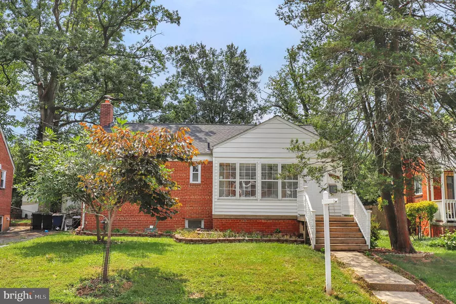 1113 HOLTON LN, Takoma Park, MD 20912