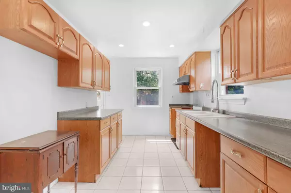 Takoma Park, MD 20912,1113 HOLTON LN