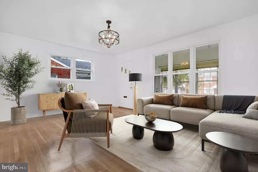 1113 HOLTON LN, Takoma Park, MD 20912