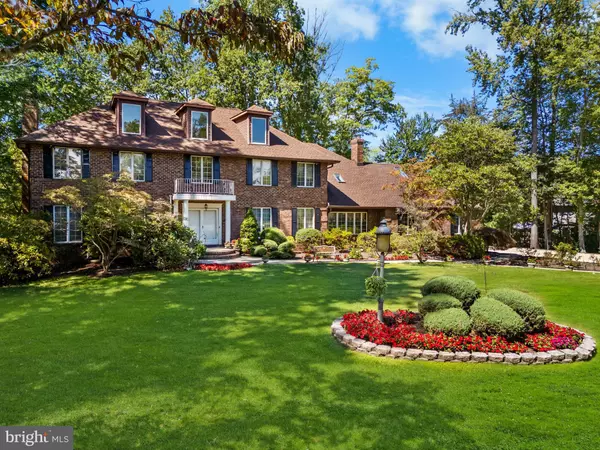7 HIDDEN SPRINGS LN, East Windsor, NJ 08520