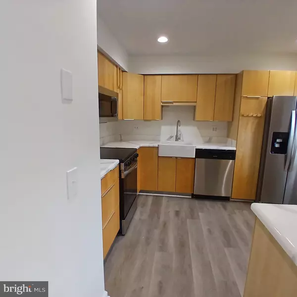 7689 SHEFFIELD VILLAGE LN, Lorton, VA 22079