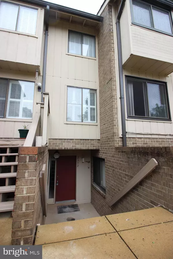 2432 GLENGYLE DR #236, Vienna, VA 22181