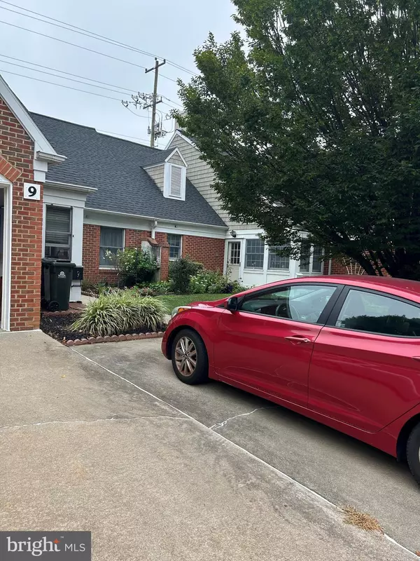 9 E VILLAGE RD E #9, Newark, DE 19713