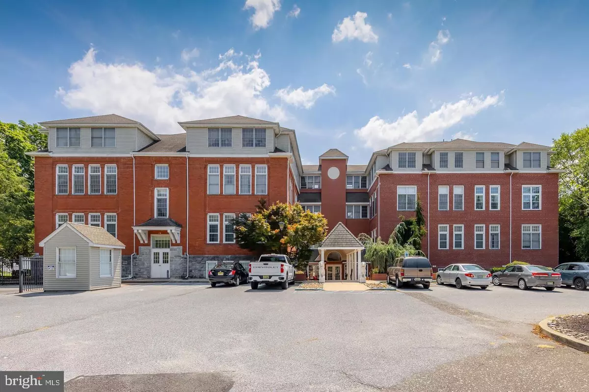 Clayton, NJ 08312,100 AURA RD #301