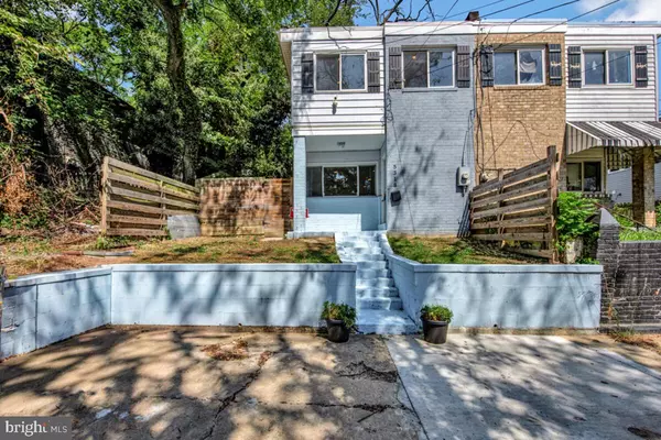 5318 JAY ST NE, Washington, DC 20019