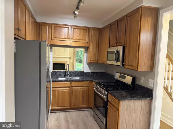 Falls Church, VA 22043,7020 FALLS REACH DR #7020
