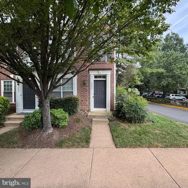 7020 FALLS REACH DR #7020, Falls Church, VA 22043