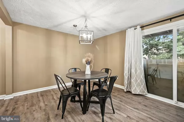 Alexandria, VA 22309,8380-E BROCKHAM DR #29/80E