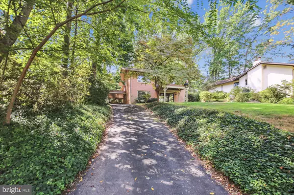 Reston, VA 20190,11221 S SHORE RD