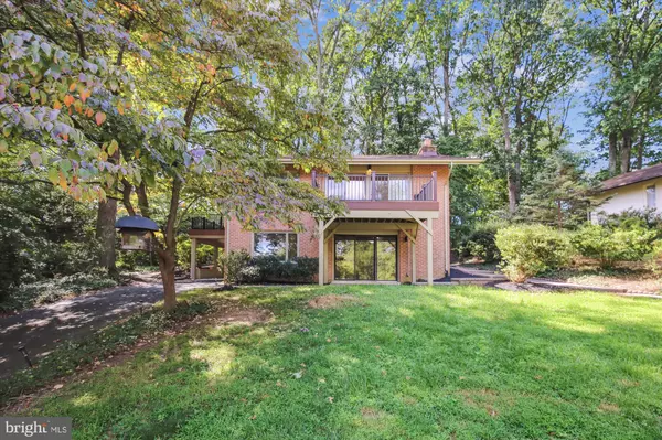 Reston, VA 20190,11221 S SHORE RD