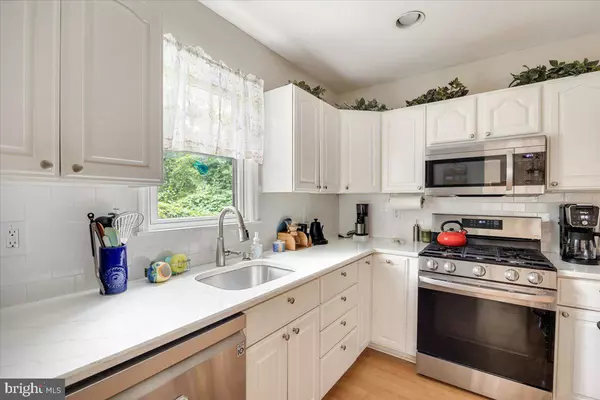 Blackwood, NJ 08012,15 GRAVERS LN