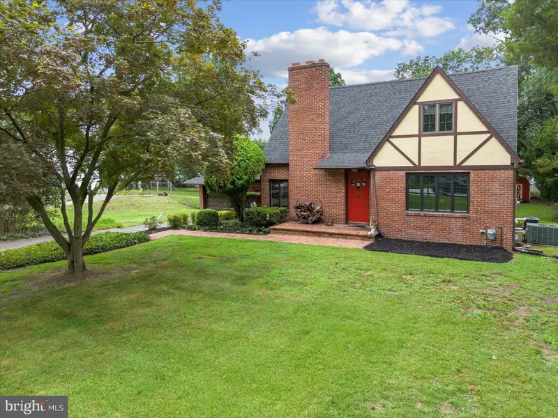 15 GRAVERS LN, Blackwood, NJ 08012