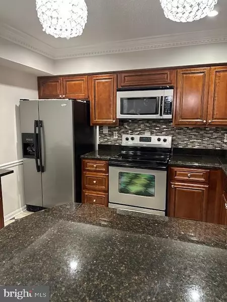 3117 PATRICK HENRY DR #420, Falls Church, VA 22044
