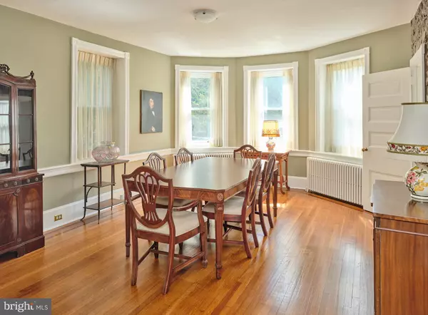 Newtown, PA 18940,113 E PENN ST