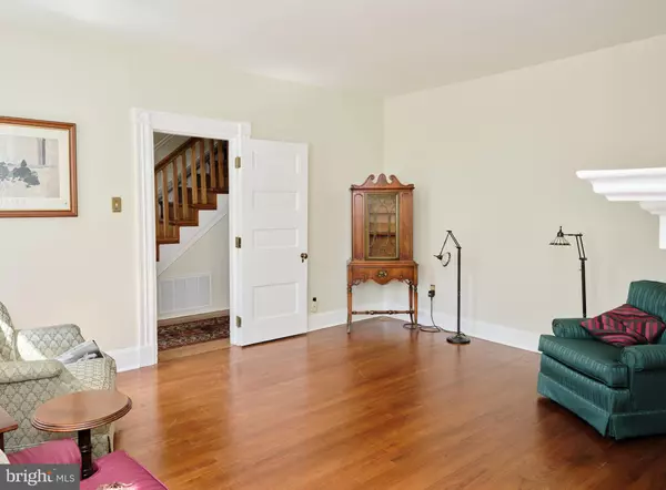 Newtown, PA 18940,113 E PENN ST