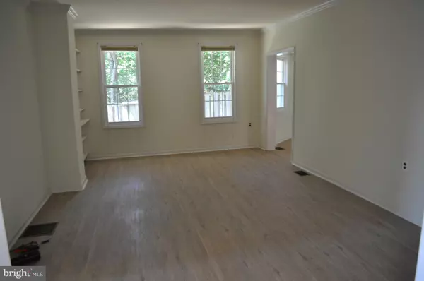 Bethesda, MD 20816,4302 LOCUST LN