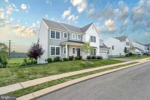 Mechanicsburg, PA 17055,2056 N AUTUMN CHASE DR