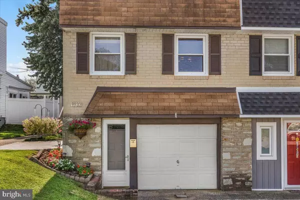 Philadelphia, PA 19115,9933 MEDWAY RD