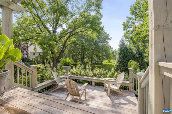 Charlottesville, VA 22901,960 LOCUST AVE