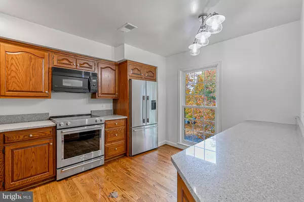 Arlington, VA 22202,2424 S QUEEN ST