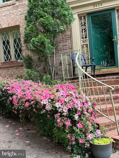 Arlington, VA 22202,2424 S QUEEN ST