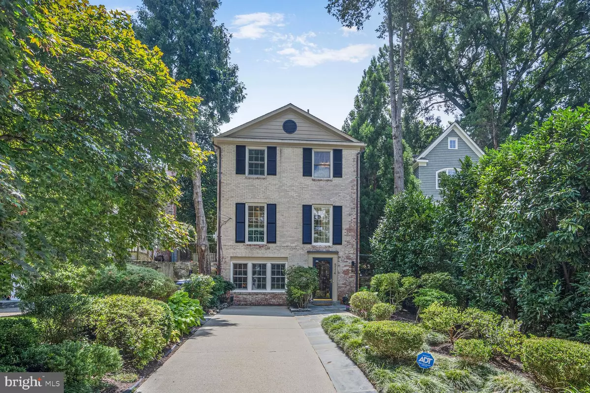 Washington, DC 20016,5114 KLINGLE ST NW