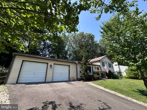 5918 FREDS OAK RD, Burke, VA 22015