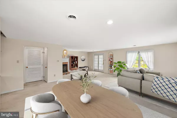 York, PA 17403,215 WYNTRE BROOKE DR #1