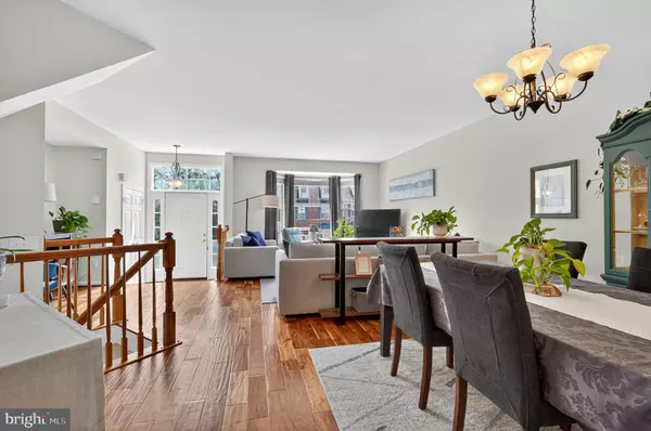 Alexandria, VA 22315,5702 CLAPHAM RD