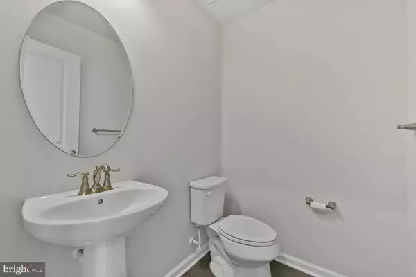 Ashburn, VA 20148,22186 MCCORMICK TER