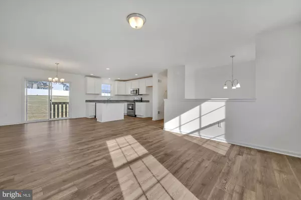 Chambersburg, PA 17202,1656 FALCON LN #242