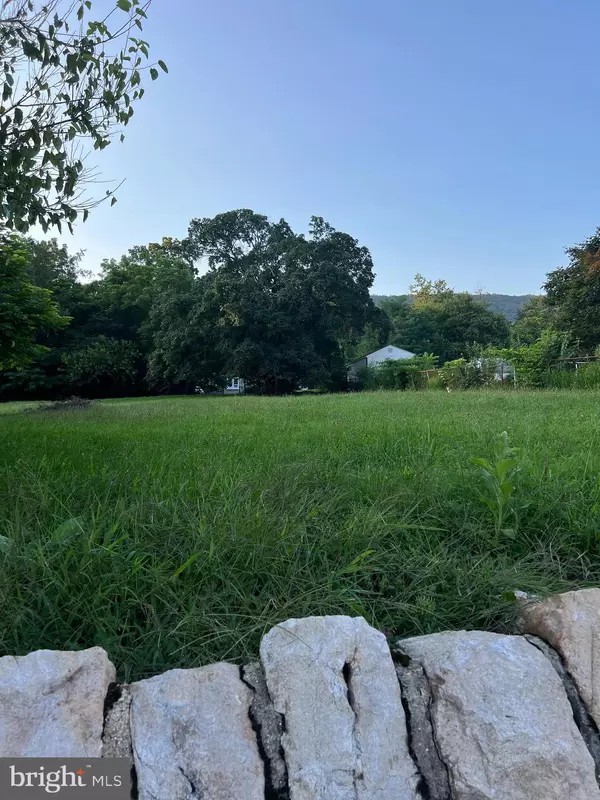 Williamstown, PA 17098,453 E MARKET ST