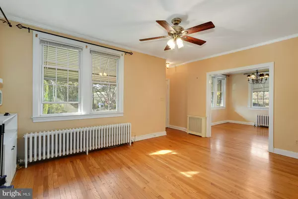 Falls Church, VA 22044,6066 WOOTEN DR