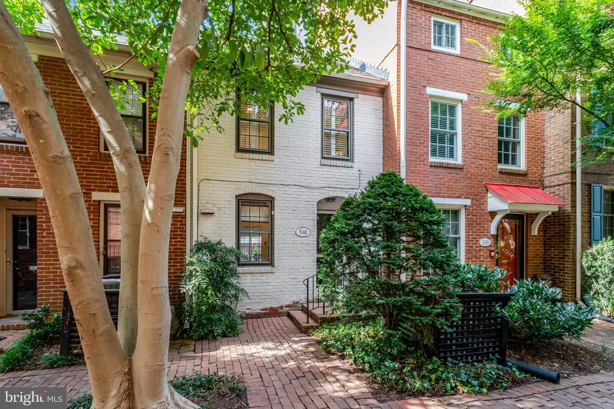 Alexandria, VA 22314,541 S SAINT ASAPH ST