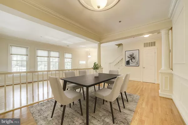 Bethesda, MD 20814,5453 WHITLEY PARK TER #TH-4
