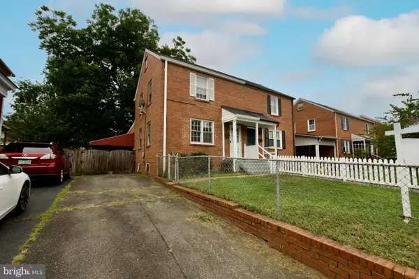 Arlington, VA 22206,2728 S UHLE ST