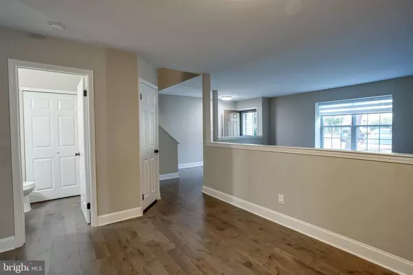 Mount Laurel, NJ 08054,313 FOUNTAIN HALL CT