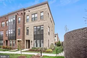 Mclean, VA 22102,7551 SAWYER FARM WAY #1703