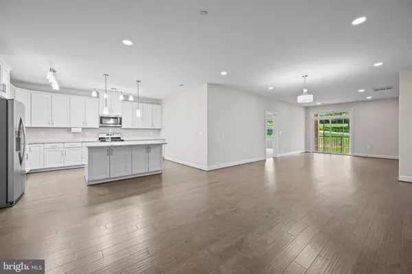 Ellicott City, MD 21042,10520 RESORT RD #106