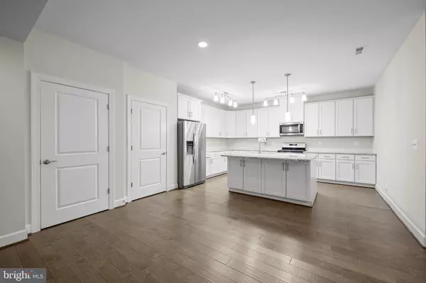Ellicott City, MD 21042,10520 RESORT RD #106