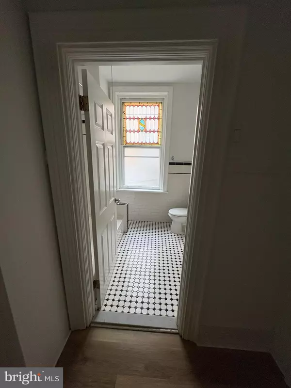 Philadelphia, PA 19130,2129 SPRING GARDEN ST #2R