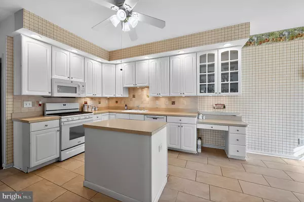 Doylestown, PA 18902,4616 OLD OAK RD