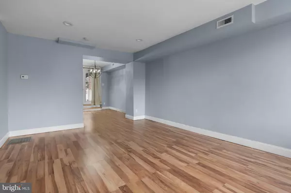 Philadelphia, PA 19120,5909 CRYSTAL ST