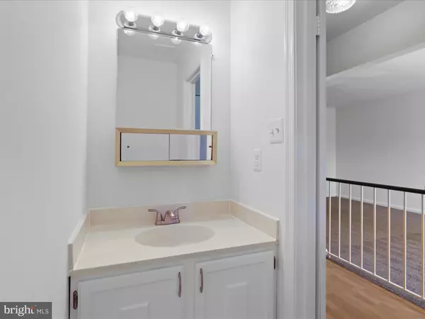 Fairfax, VA 22032,5513 RIDGETON HILL CT