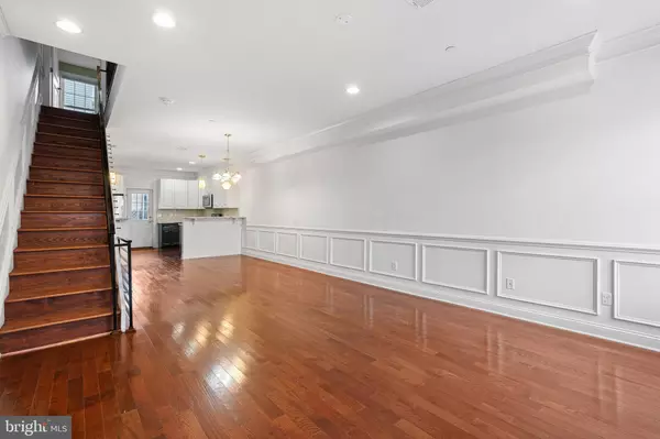 Philadelphia, PA 19148,637 MORRIS ST