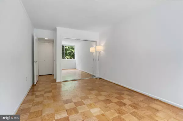 Annandale, VA 22003,4355 IVYMOUNT CT #27