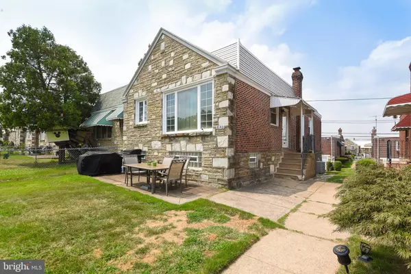 Philadelphia, PA 19152,8142 LISTER ST