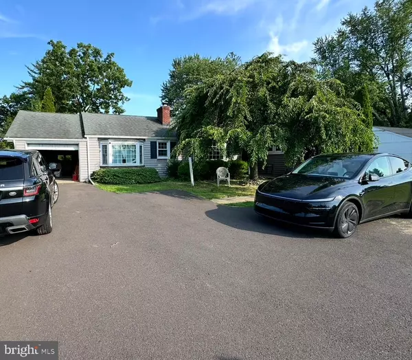 1107 LANSDALE AVE, Lansdale, PA 19446